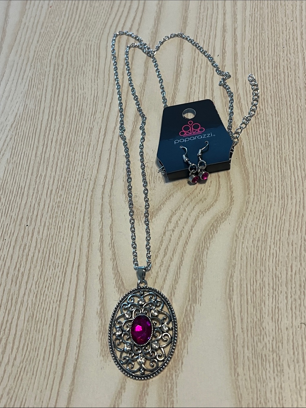 Paparazzi Silver-Tone Filigree Oval Necklace with Fuchsia Stone